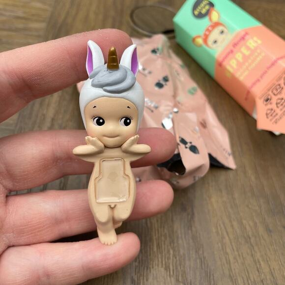 Sonny Angel Hippers Unicorn mini figure collectable attach me animal series - Picture 2 of 9